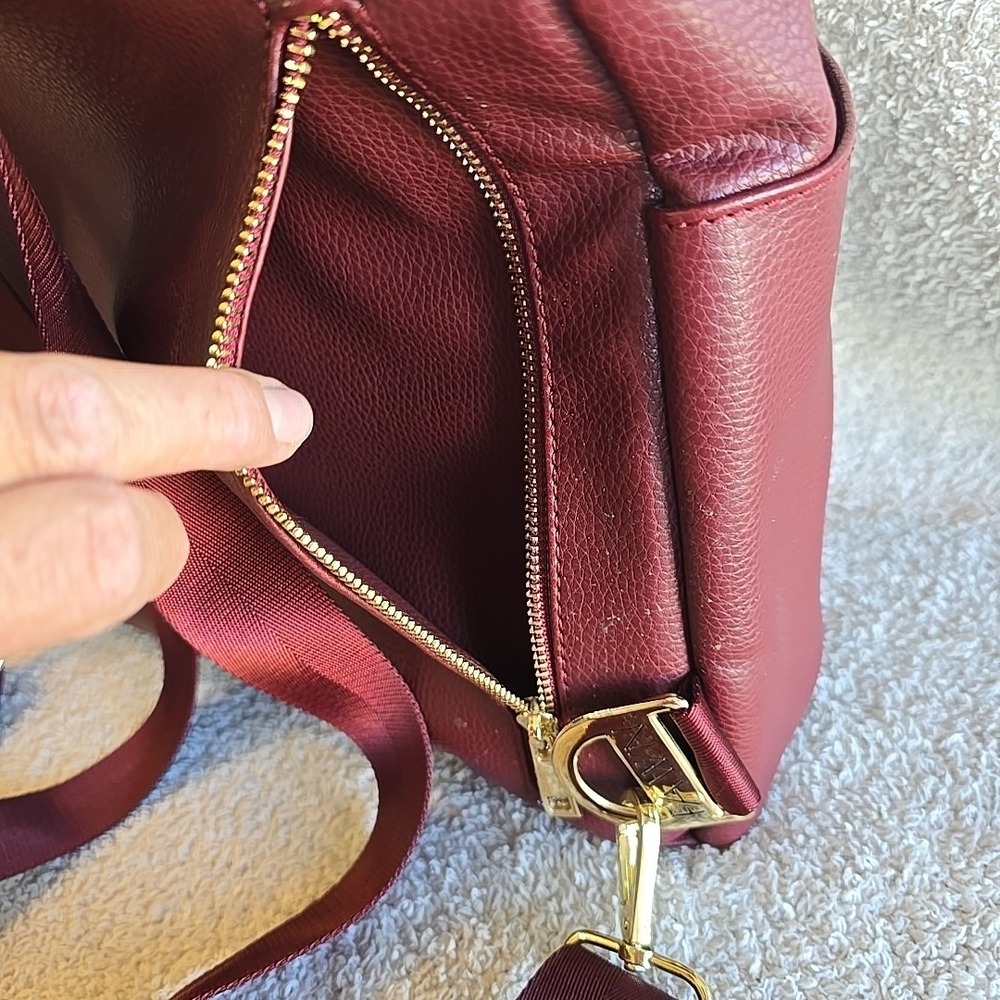 Fawn Design Diaper Bag and Backpack Color: Burgundy Pockets Strap New - Picture 7 of 16
